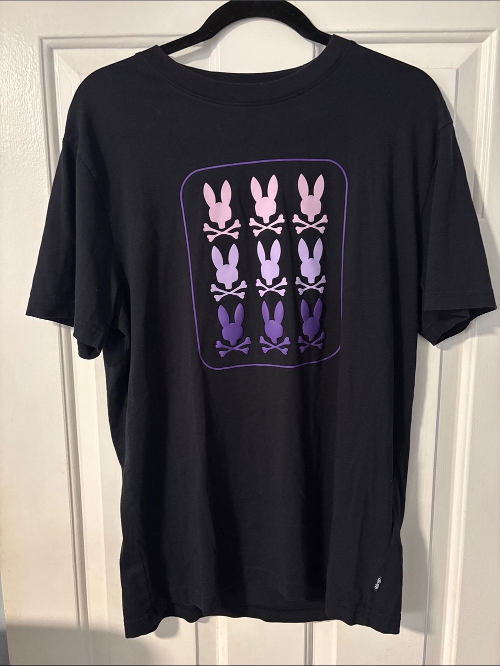 Psycho Bunny Men’s Black Barker Graphic Tee Black Purple Skull & Crossbone Large